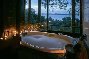 Jetted tub
