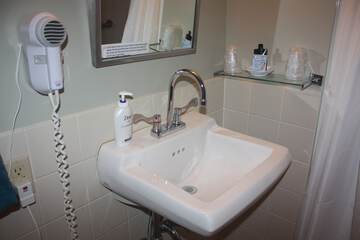 Bathroom sink