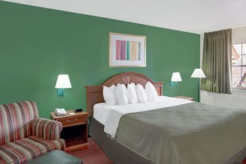 Room 10 of 15
