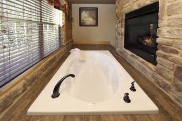 Private spa tub