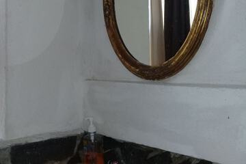 Bathroom sink
