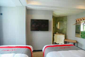 Photo 32