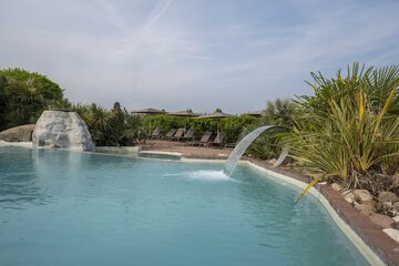 Pool waterfall