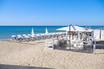 Beach bar