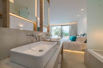 Bathroom sink