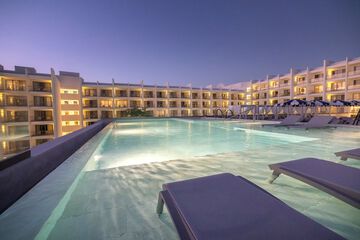 Rooftop pool