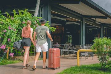 Check-in/check-out kiosk