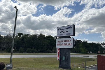 Camilla Inn & Suites