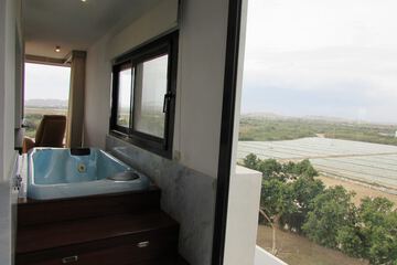 Private spa tub