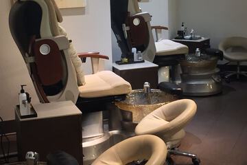 Nail salon