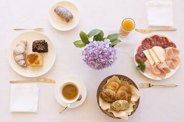Breakfast meal