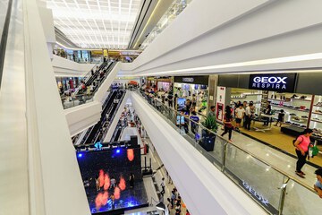 Shopping mall