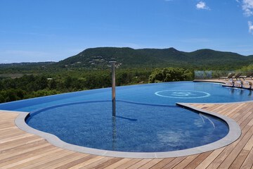 Infinity pool