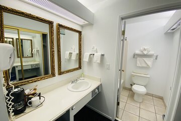 Room 34 of 72