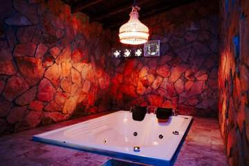 Private spa tub