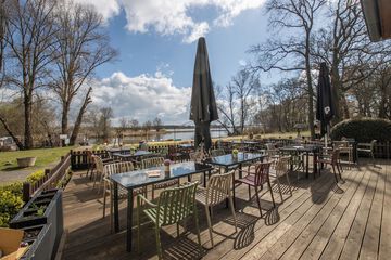 Sundeck