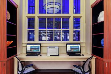 Business Center 13 of 19