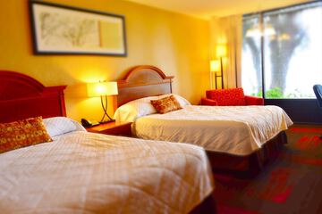 Crystal Cove Riverfront Resort