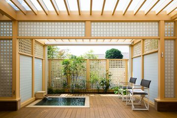 Private spa tub