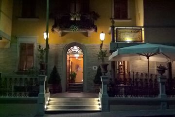 Front of property - evening/night
