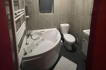 Jetted tub