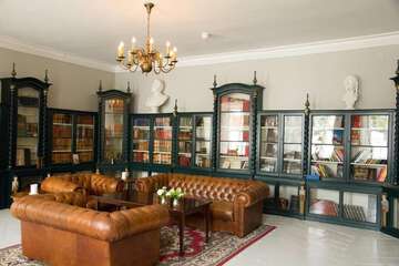 Lobby lounge