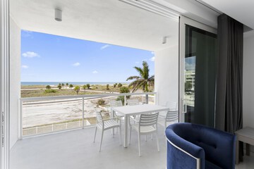 Beach/ocean view