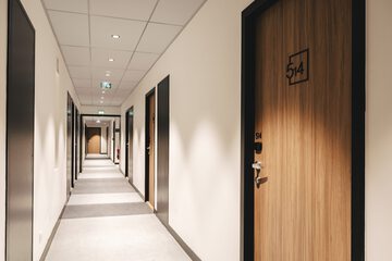Handrails in hallways