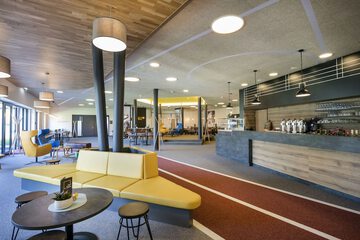 Lobby lounge
