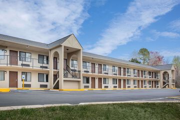 Super 8 by Wyndham Burlington NC