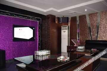 Fitness & Recreational Facilities