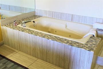 Private spa tub