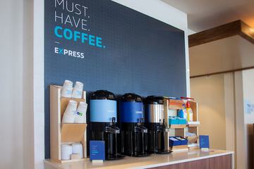 Breakfast/Coffee Service 107 of 130