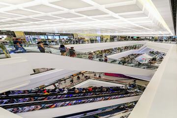 Shopping mall