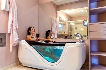 Private spa tub