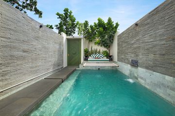 Private pool