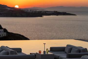 Poolside bar