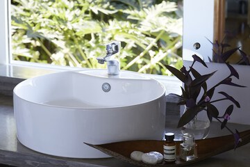 Bathroom sink