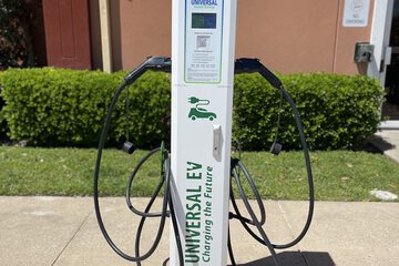 Electric vehicle charging station