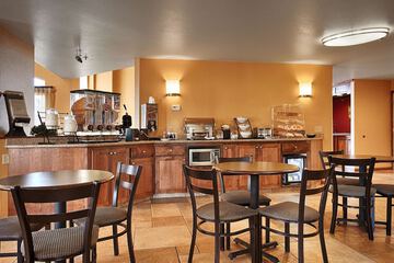 Breakfast/Coffee Service 21 of 25