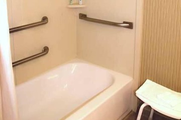 Deep soaking bathtub