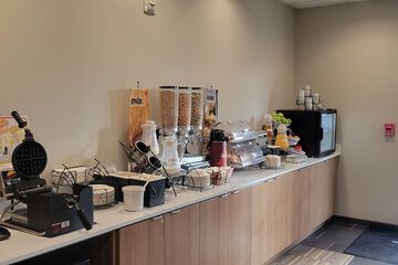 Breakfast/Coffee Service 27 of 30