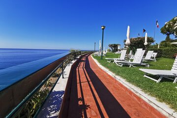 Sundeck