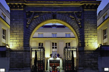 Front of property - evening/night