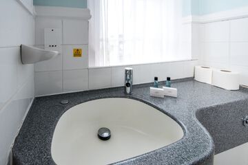 Bathroom sink