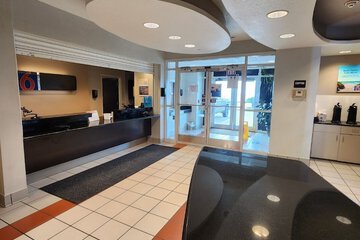 Hotel Interior 5 of 32