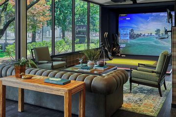 Indoor golf driving range