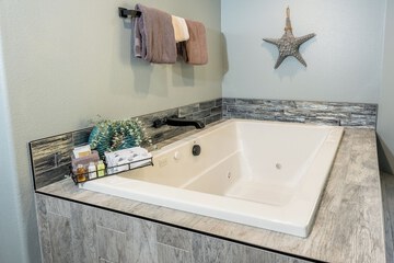 Jetted tub