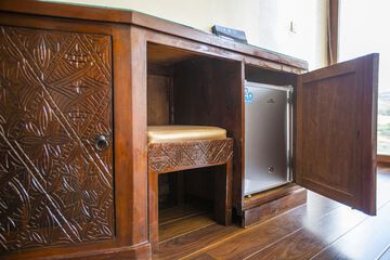 Mini-refrigerator