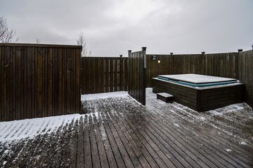 Private spa tub